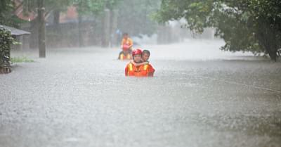 百年一遇洪災(zāi)入侵南方 致多地成為一片汪洋